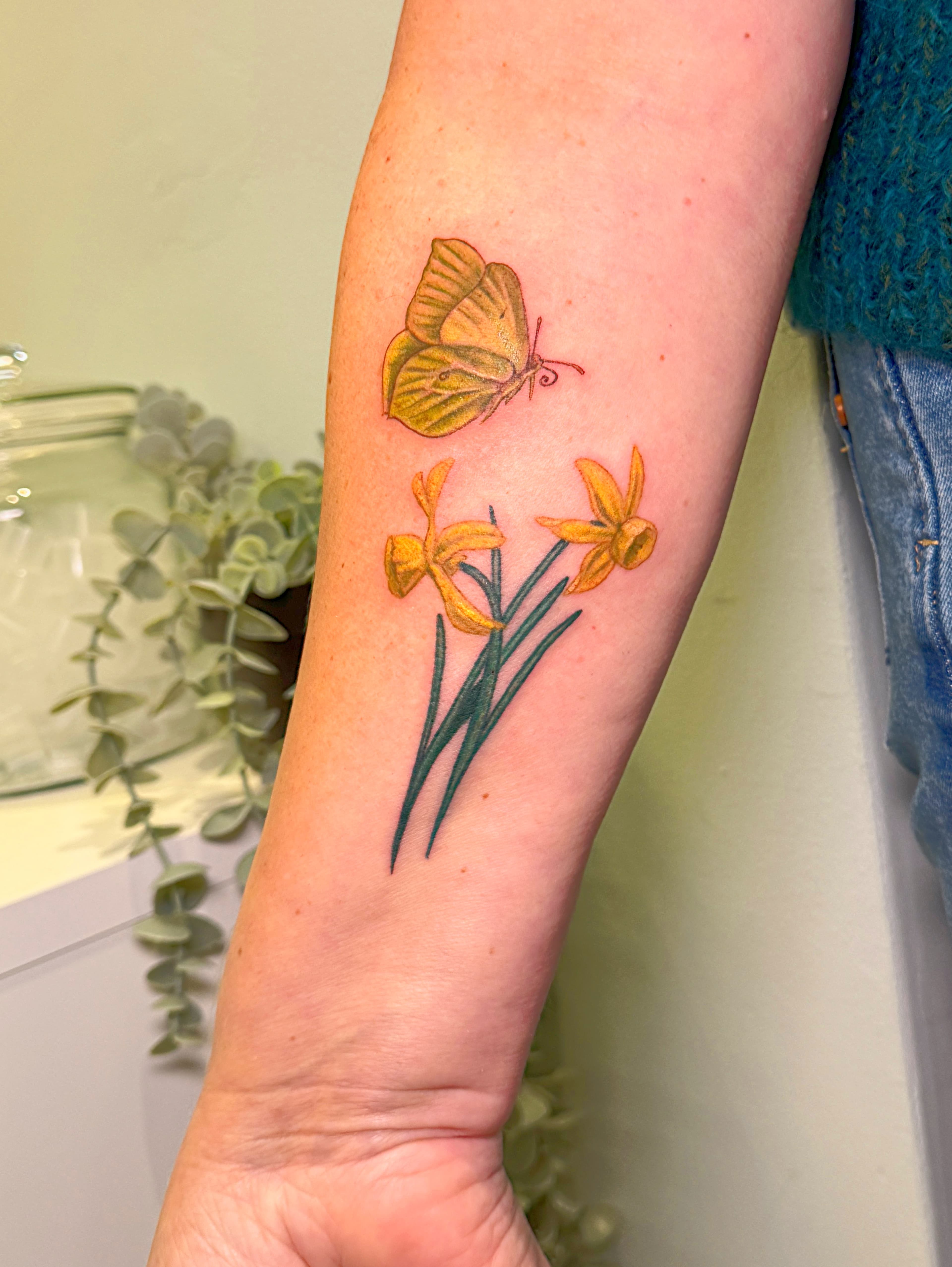 Daffodil colour realism tattoo